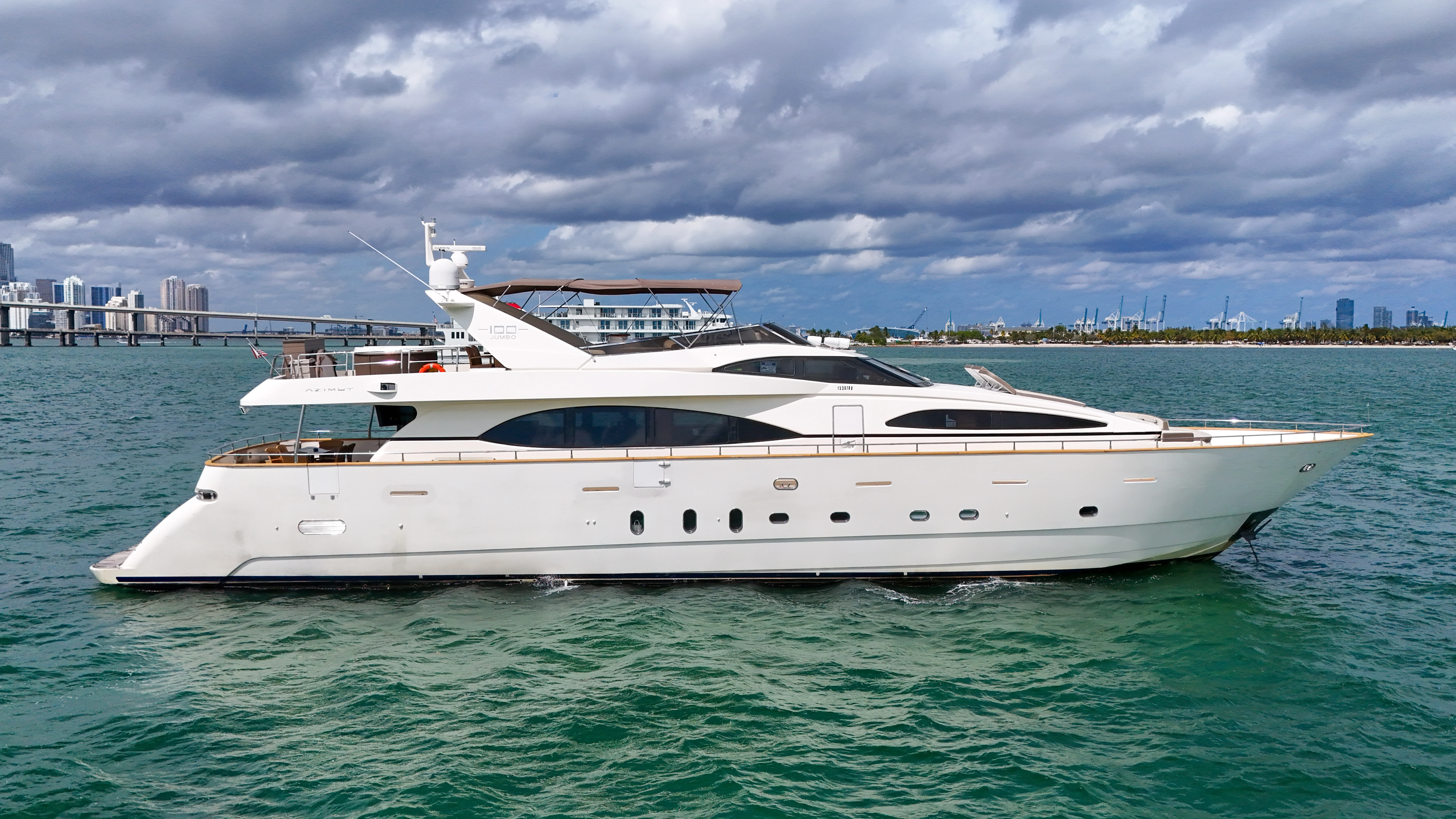 105ft Azimut Daniela mega yacht gallery
